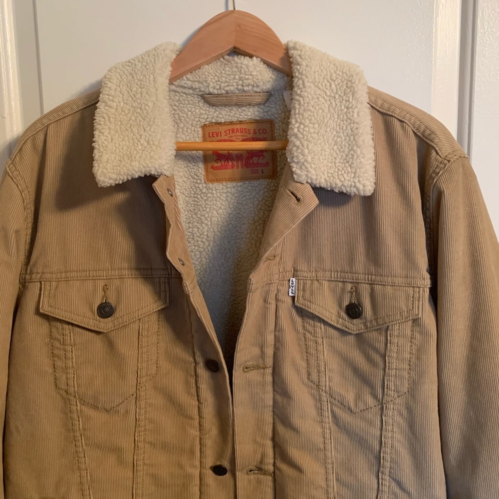 L Corduroy Sherpa Levi’s jacket